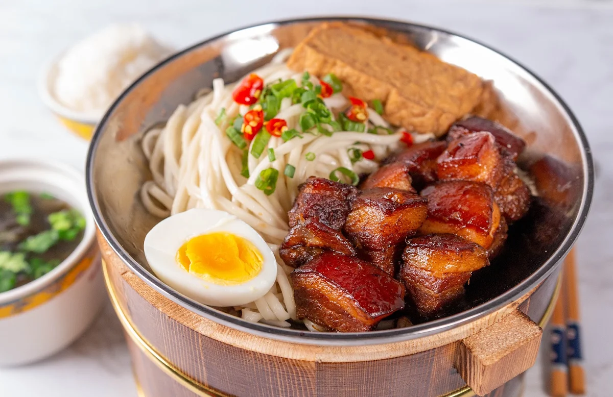 五花肉汤面 pork belly noodle soup